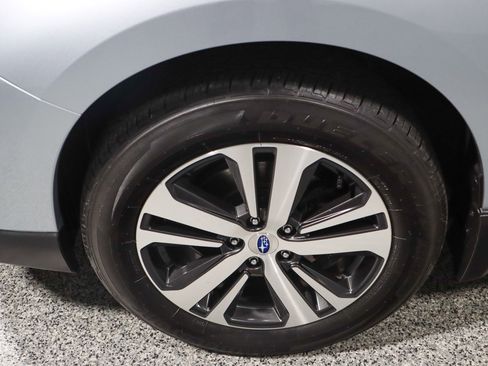 Used 2018 Subaru Outback 2.5i Limited w/ Popular Package #2 image 11