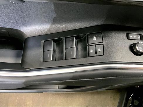 New 2026 Toyota Highlander Platinum AWD/4WD image 18