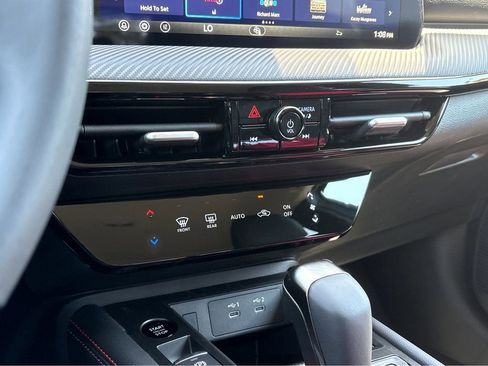 New 2026 Nissan Kicks SR FWD image 9