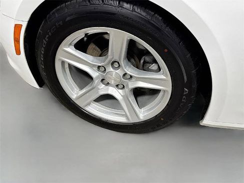 Used 2020 Chevrolet Camaro LT image 21