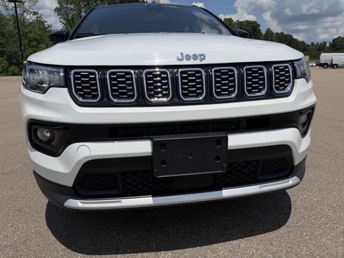 Certified 2025 Jeep Compass Limited AWD/4WD image 23