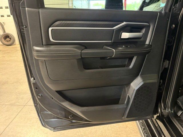Certified 2025 RAM 2500 Big Horn AWD/4WD image 33