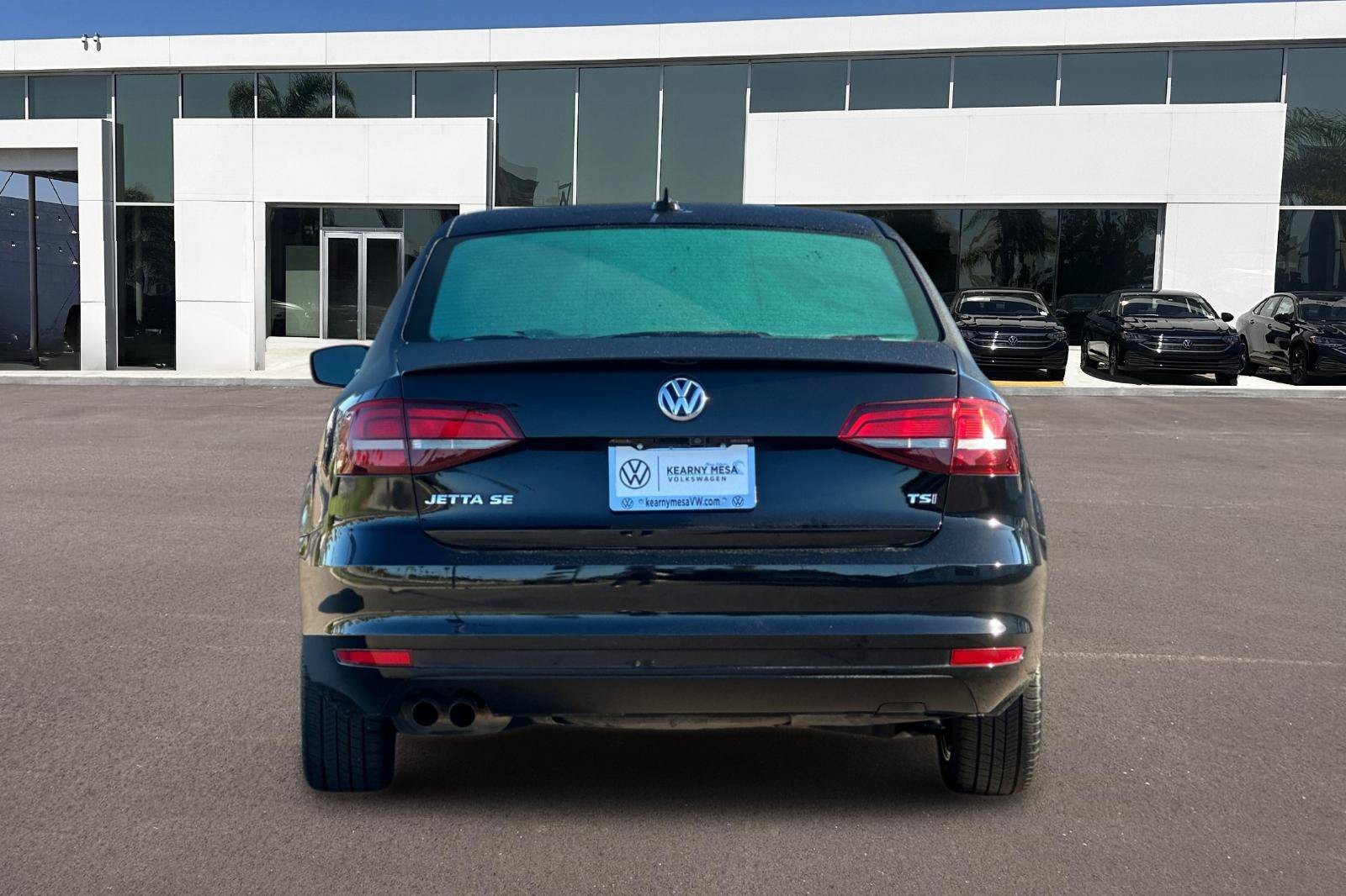 Used 2017 Volkswagen Jetta SE FWD image 4