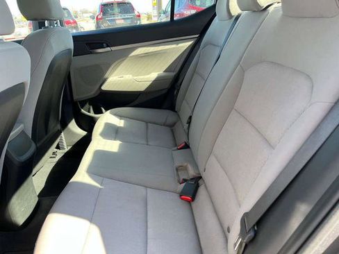 Used 2018 Hyundai Elantra SE w/ SE Connectivity Package 04 image 8