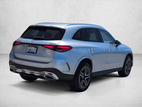 Used 2025 Mercedes-Benz GLC 350e 4MATIC image 5