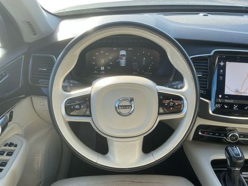 Used 2018 Volvo XC90 T6 Momentum w/ Convenience Package image 9