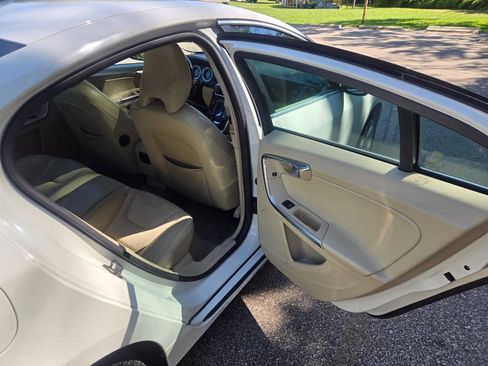 Used 2012 Volvo S60 T5 w/ Climate Pkg FWD image 28