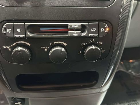 Used 2006 Dodge Grand Caravan SXT FWD image 28