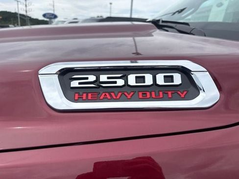Used 2024 RAM 2500 Tradesman w/ Chrome Appearance Group AWD/4WD image 6