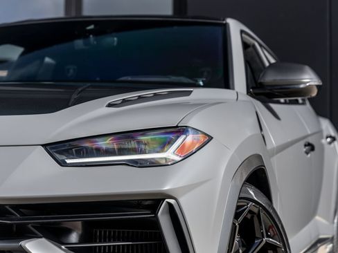 Used 2024 Lamborghini Urus Performante AWD/4WD image 19
