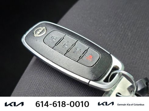 Used 2024 Nissan Sentra SV FWD image 33