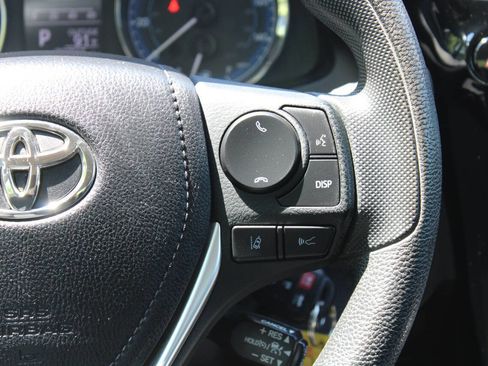 Used 2017 Toyota Corolla LE w/ Carpet Mat Package (TMS) FWD image 36