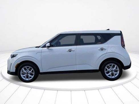 Used 2025 Kia Soul LX w/ LX Technology Package FWD image 6