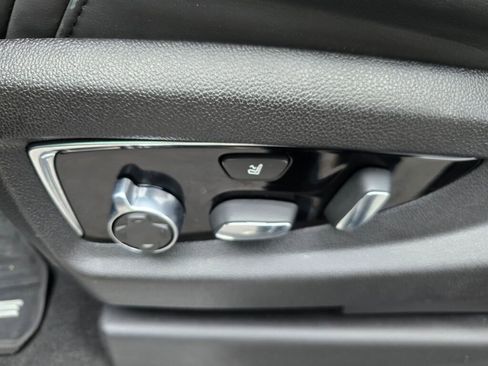 Used 2016 Cadillac Escalade ESV Platinum image 30