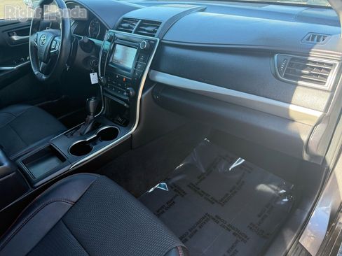 Used 2016 Toyota Camry SE image 28
