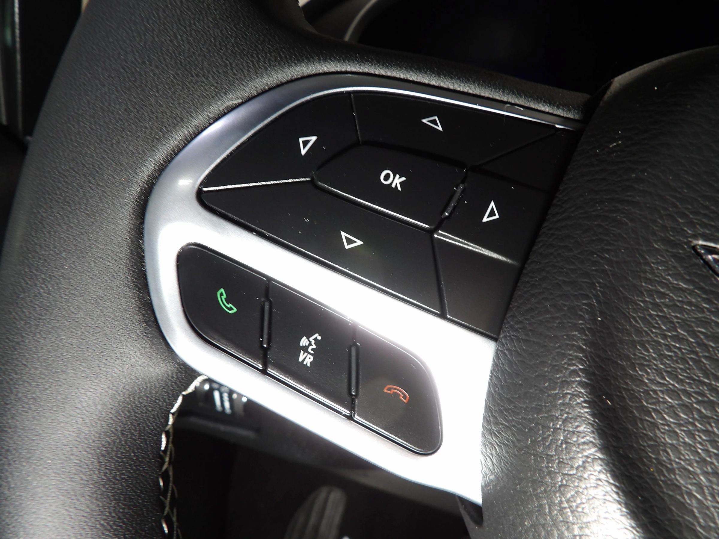 Used 2025 Chrysler Pacifica Select FWD image 27