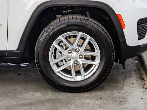 New 2025 Jeep Grand Cherokee Laredo X w/ Luxury Tech Group I image 11