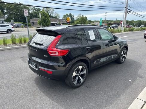 Certified 2025 Volvo XC40 B5 Plus AWD/4WD image 5