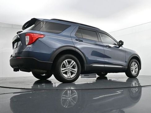 Used 2021 Ford Explorer XLT AWD/4WD image 34