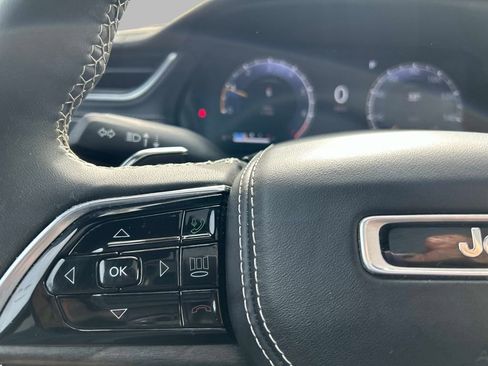 Used 2023 Jeep Grand Cherokee Overland w/ Luxury Tech Group IV image 28