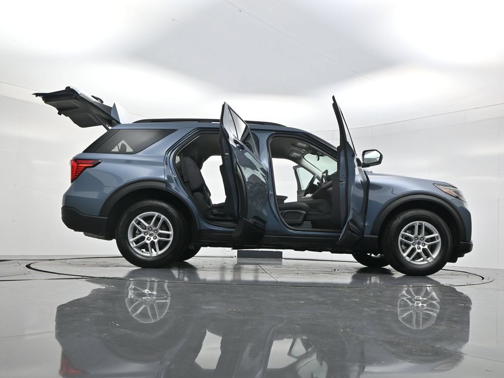 Used 2026 Ford Explorer Active AWD/4WD image 57
