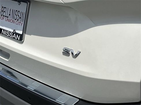 Certified 2023 Nissan Rogue SV image 22