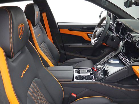 Used 2024 Lamborghini Urus S image 37