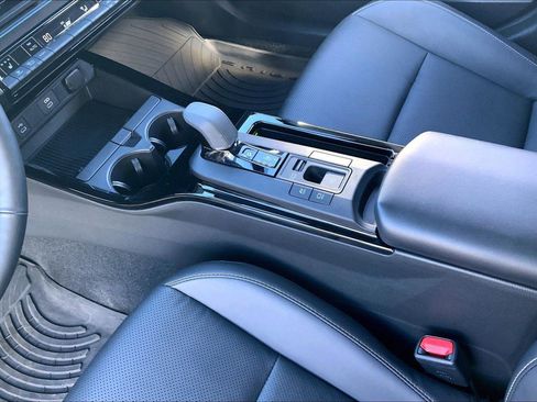 Used 2024 Toyota Prius XLE image 16