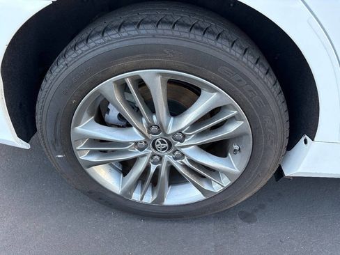 Used 2016 Toyota Camry SE image 10