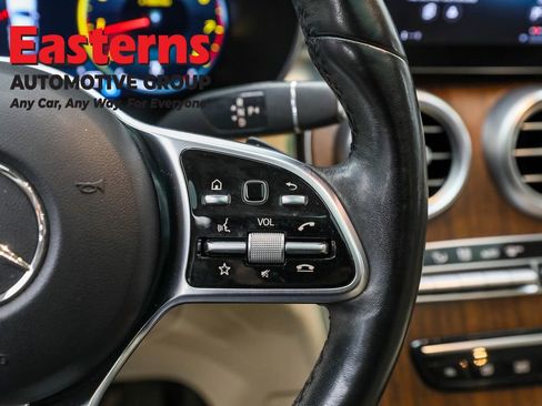 Used 2021 Mercedes-Benz GLC 300 4MATIC w/ Driver Assistance Package image 17