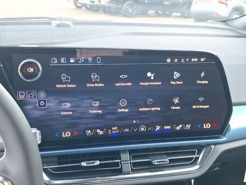 New 2026 Chevrolet Equinox EV LT image 23