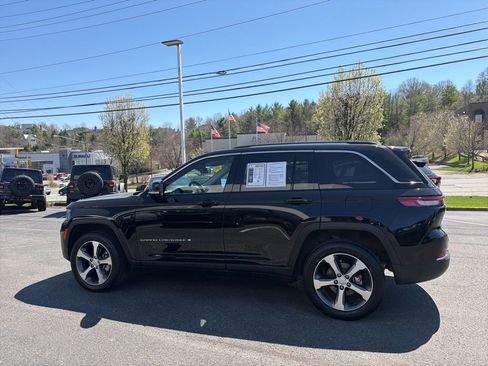 Used 2023 Jeep Grand Cherokee Limited w/ Trailer Tow Prep Group (B) image 3