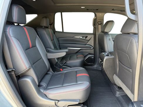 Used 2025 Chevrolet Traverse RS w/ LPO, Floor Liner Package FWD image 20