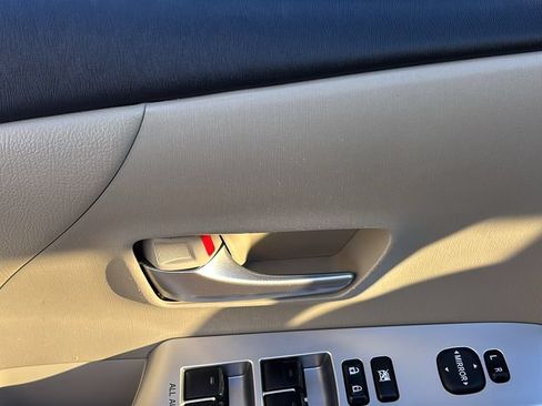 Used 2014 Toyota Prius V Three FWD image 11