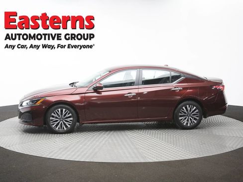 Used 2023 Nissan Altima 2.5 SV FWD image 59