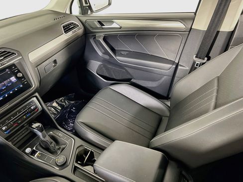 Used 2023 Volkswagen Tiguan SE AWD/4WD image 22