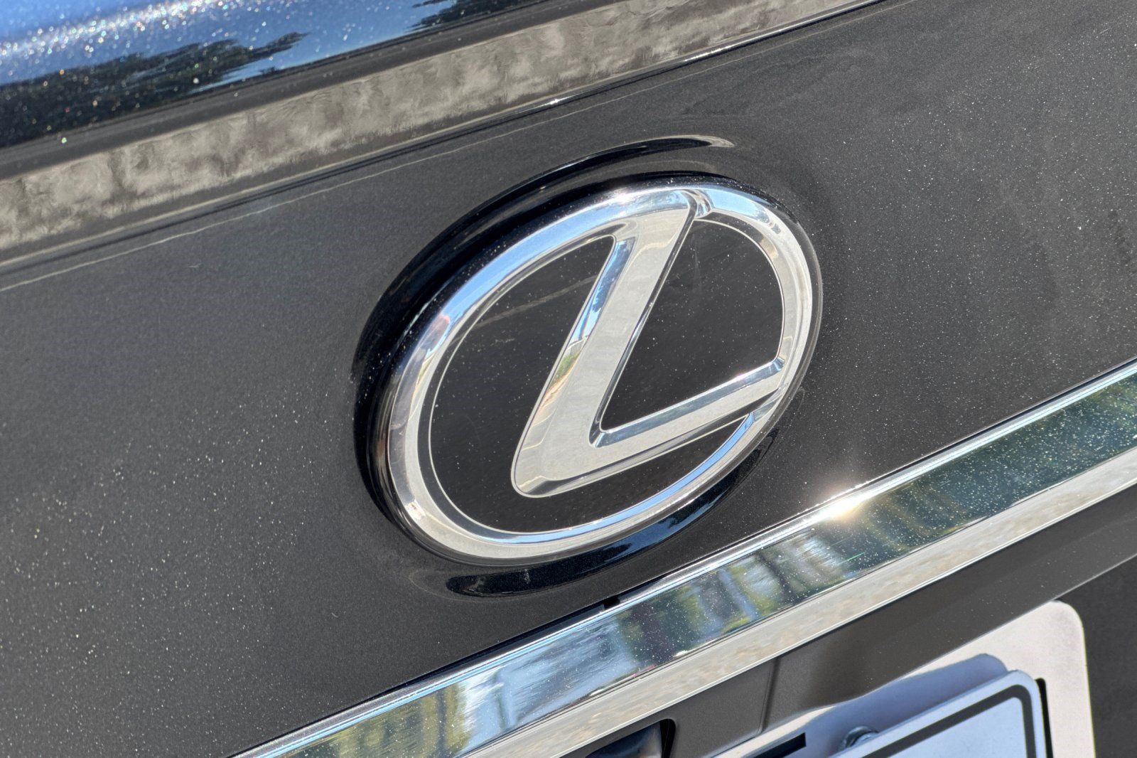 Certified 2025 Lexus ES 300h w/ Premium Package FWD image 37