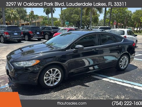 Used 2020 Ford Fusion SE FWD image 6