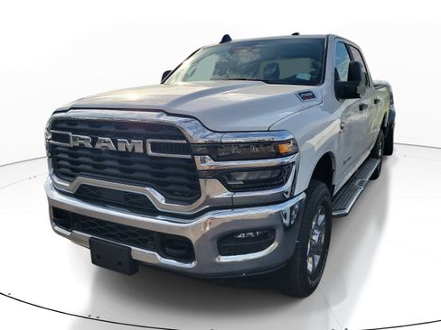Used 2025 RAM 2500 Big Horn AWD/4WD image 3