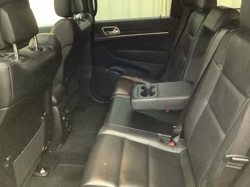 Used 2022 Jeep Grand Cherokee Limited image 29