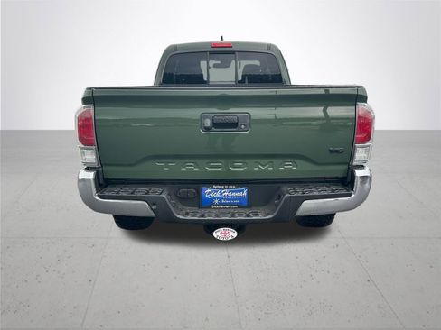Used 2021 Toyota Tacoma TRD Off-Road w/ TRD Premium Off Road Package AWD/4WD image 8