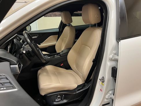 Used 2020 Jaguar F-PACE Premium image 30