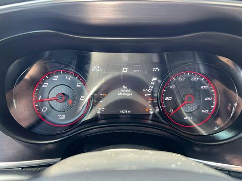 Used 2018 Dodge Charger SXT w/ Blacktop Package RWD image 18