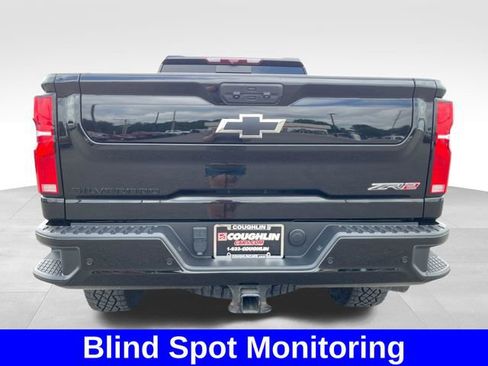 Used 2024 Chevrolet Silverado 2500 ZR2 w/ Technology Package AWD/4WD image 4