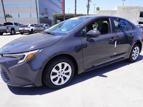 Used 2026 Toyota Corolla LE FWD image 4