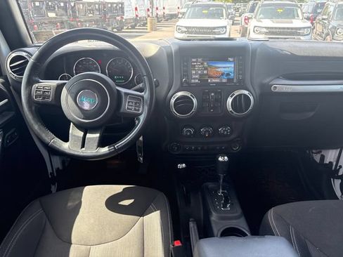 Used 2016 Jeep Wrangler Unlimited Sahara w/ Mopar Chrome Edition Group AWD/4WD image 12