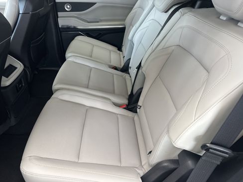 New 2026 Lincoln Navigator Reserve AWD/4WD image 11