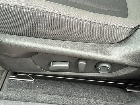 Certified 2025 Subaru Crosstrek 2.5i Premium AWD/4WD image 11