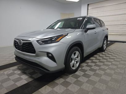 Used 2024 Toyota Highlander LE