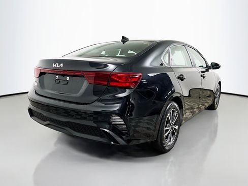 Used 2022 Kia Forte LXS image 4